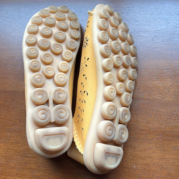 Socofy Ladies moccasins Sz. 8.5 - Picture 4 of 5